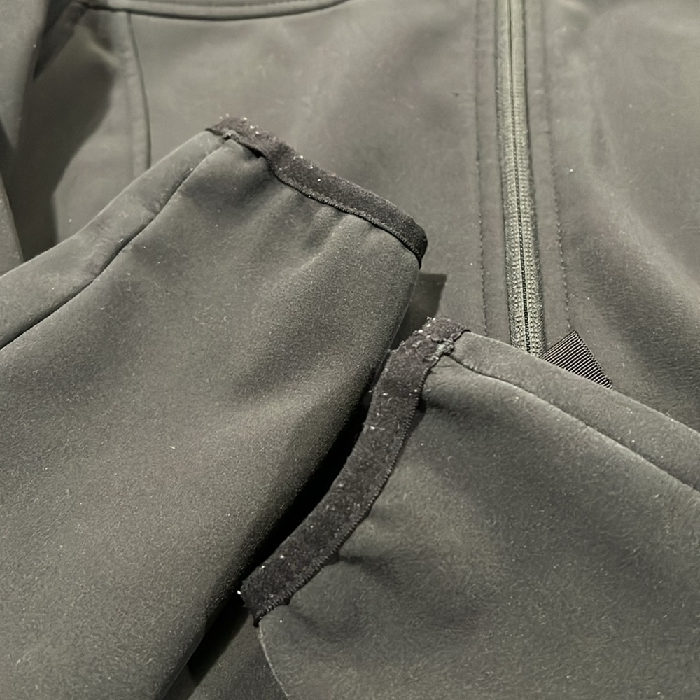 The North Face - small black hooded coat - Picture 7 of 12